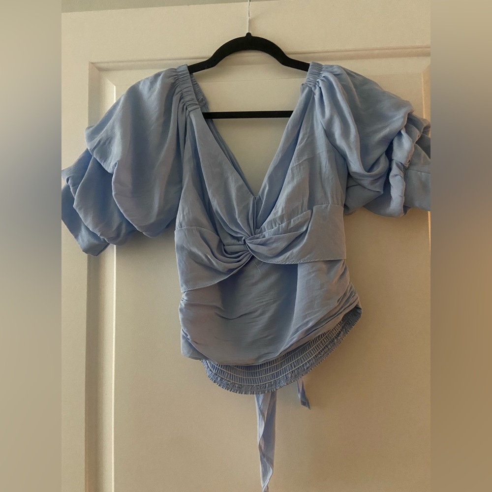 Vestique light blue bow-back puff sleeve crop top Size M